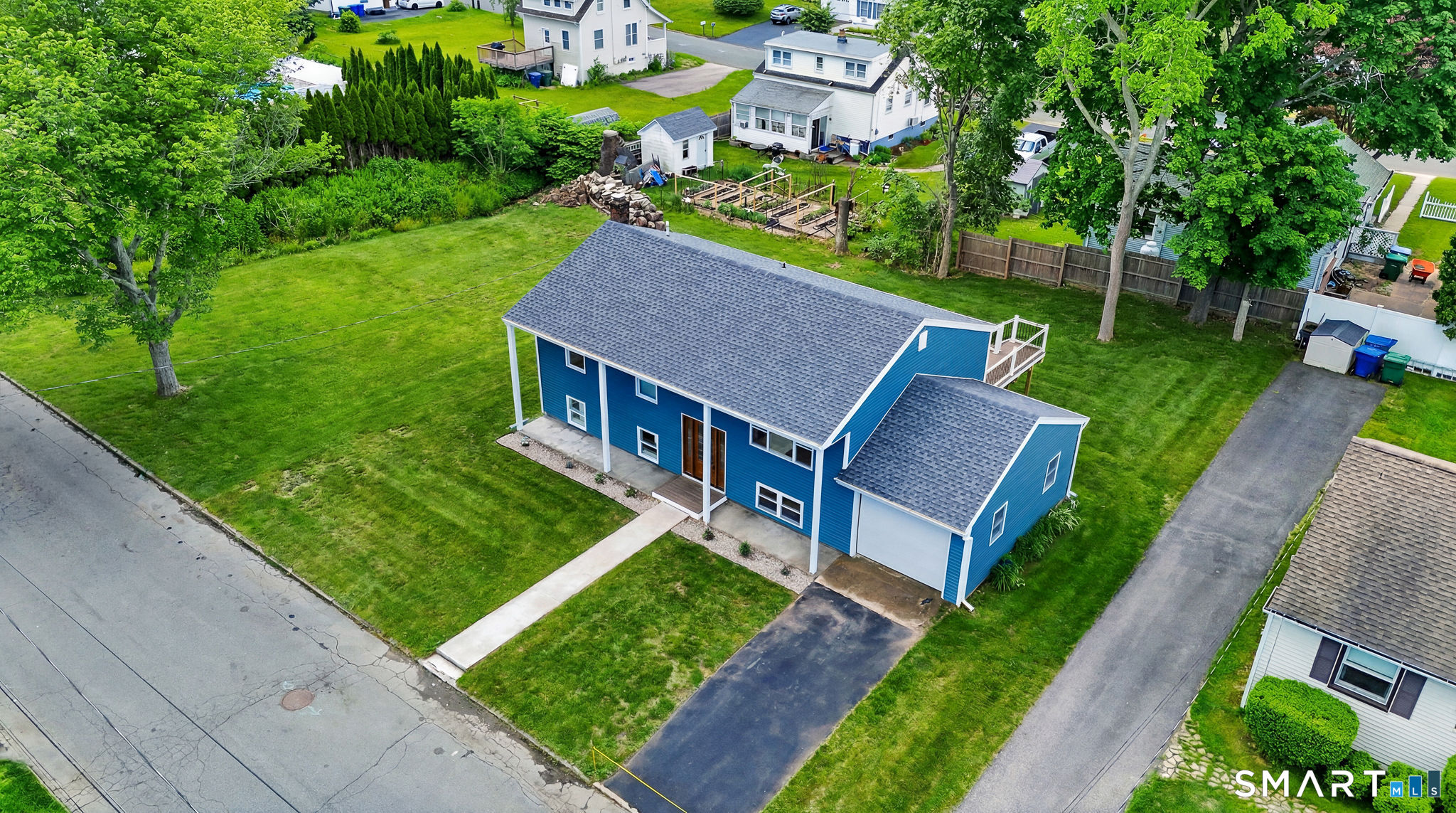 17 Fifth Avenue Waterford CT 06385