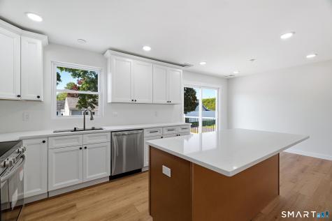 17 Fifth Avenue Waterford CT 06385