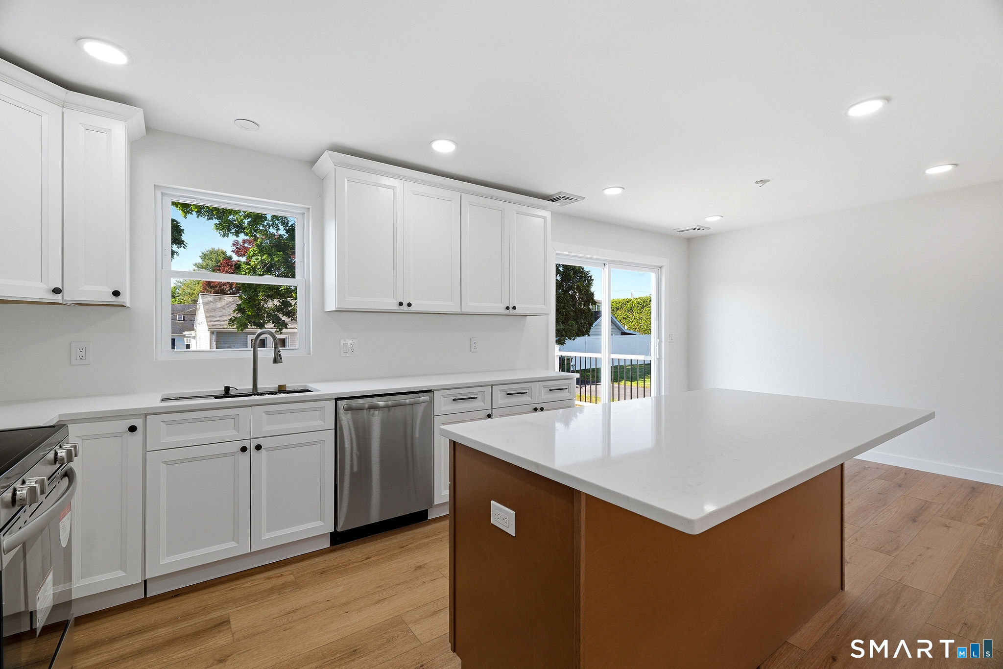 17 Fifth Avenue Waterford CT 06385