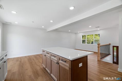 17 Fifth Avenue Waterford CT 06385