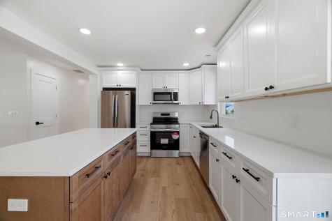 17 Fifth Avenue Waterford CT 06385