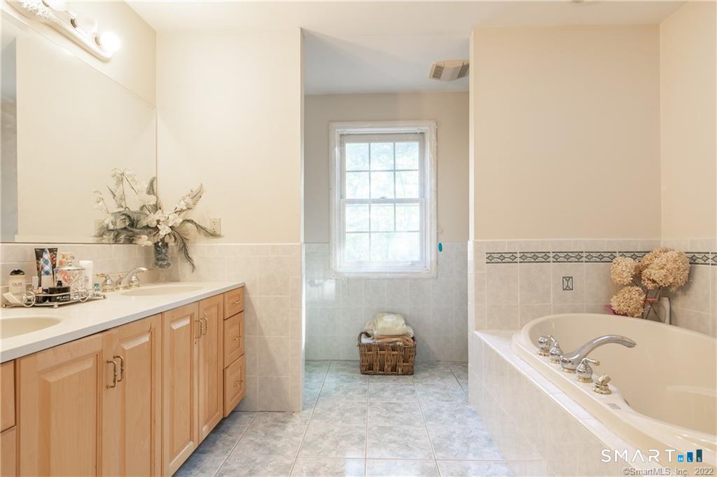 59 Michael Lane Naugatuck CT 06770