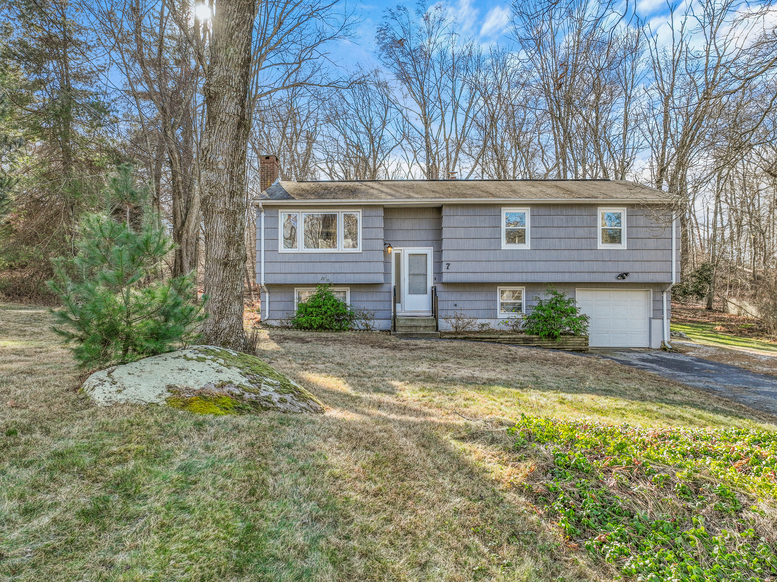 7 Kennedy Drive Ledyard CT 06335