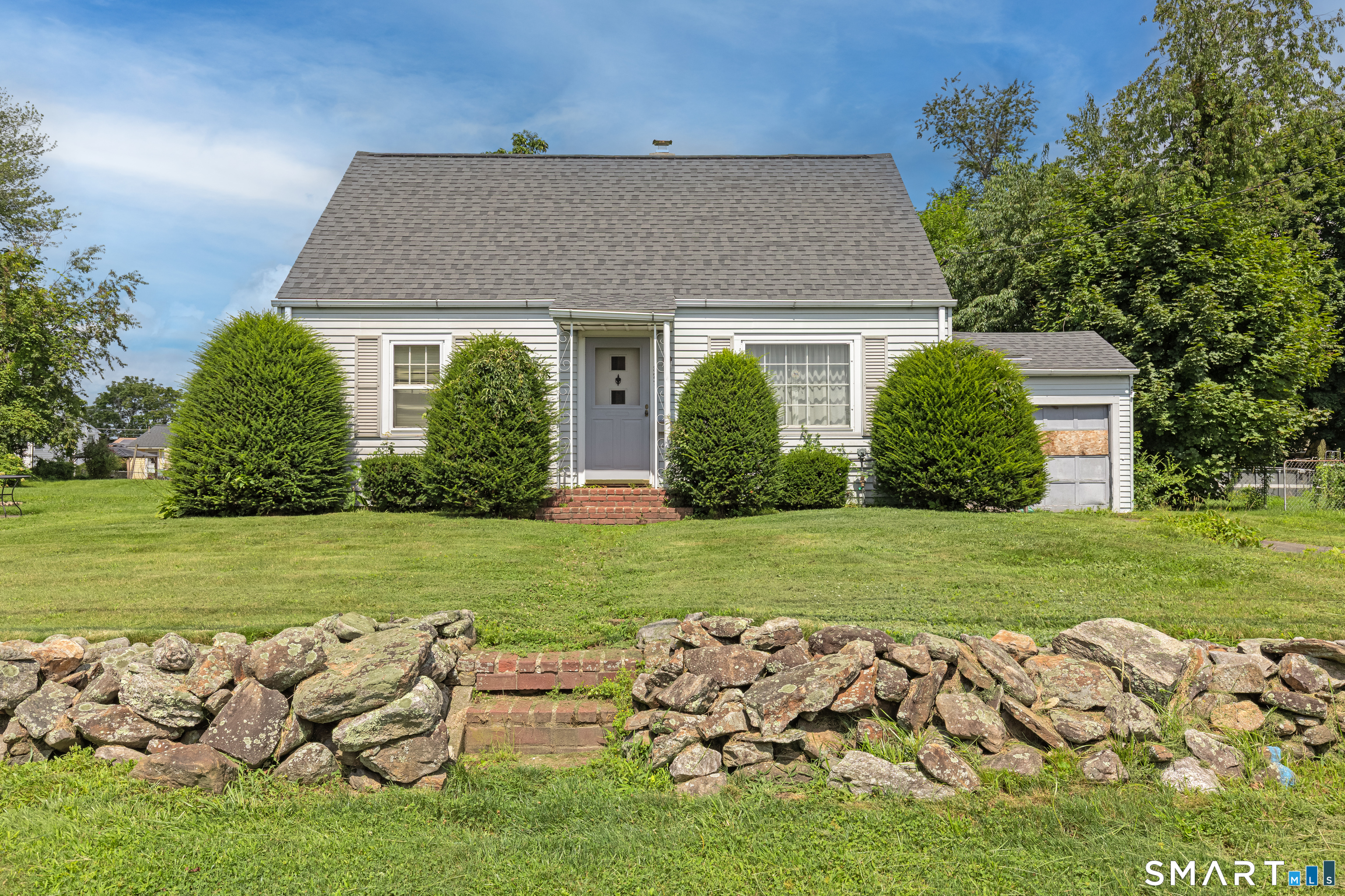 327 Anna Avenue Waterbury CT 06708