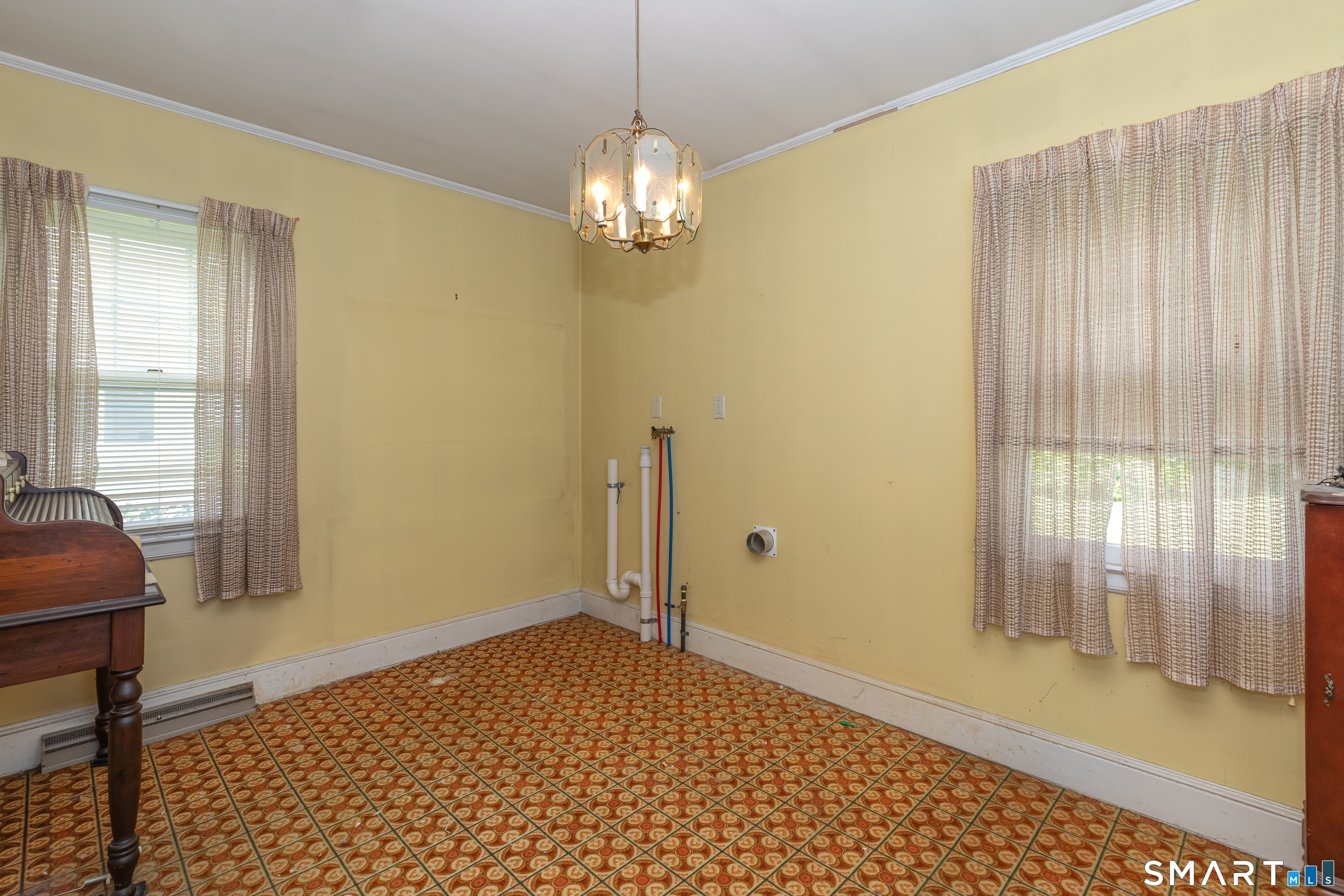327 Anna Avenue Waterbury CT 06708