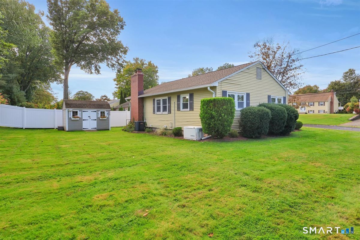 7 Dogwood Lane Newington CT 06111