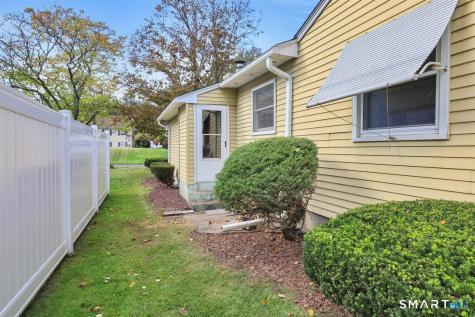 7 Dogwood Lane Newington CT 06111