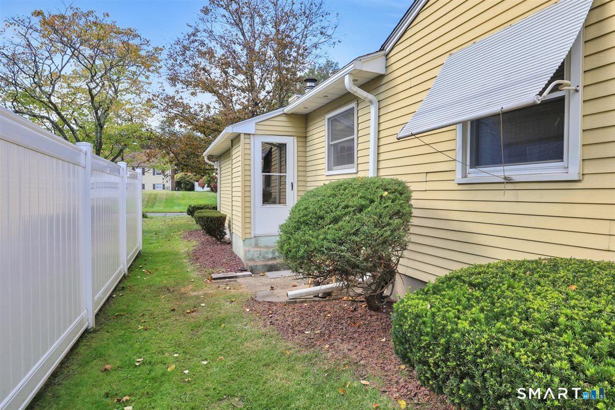 7 Dogwood Lane Newington CT 06111