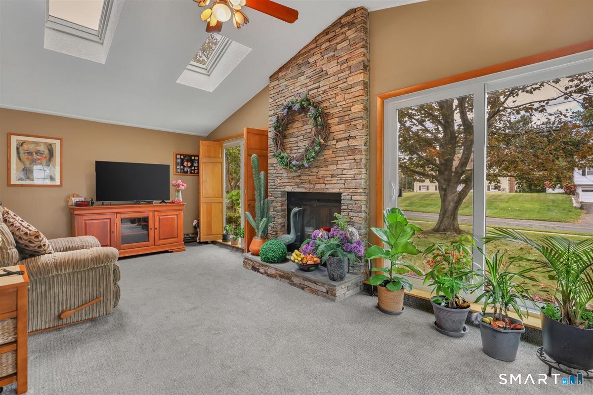 7 Dogwood Lane Newington CT 06111
