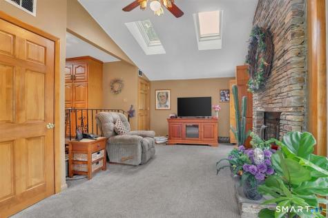 7 Dogwood Lane Newington CT 06111