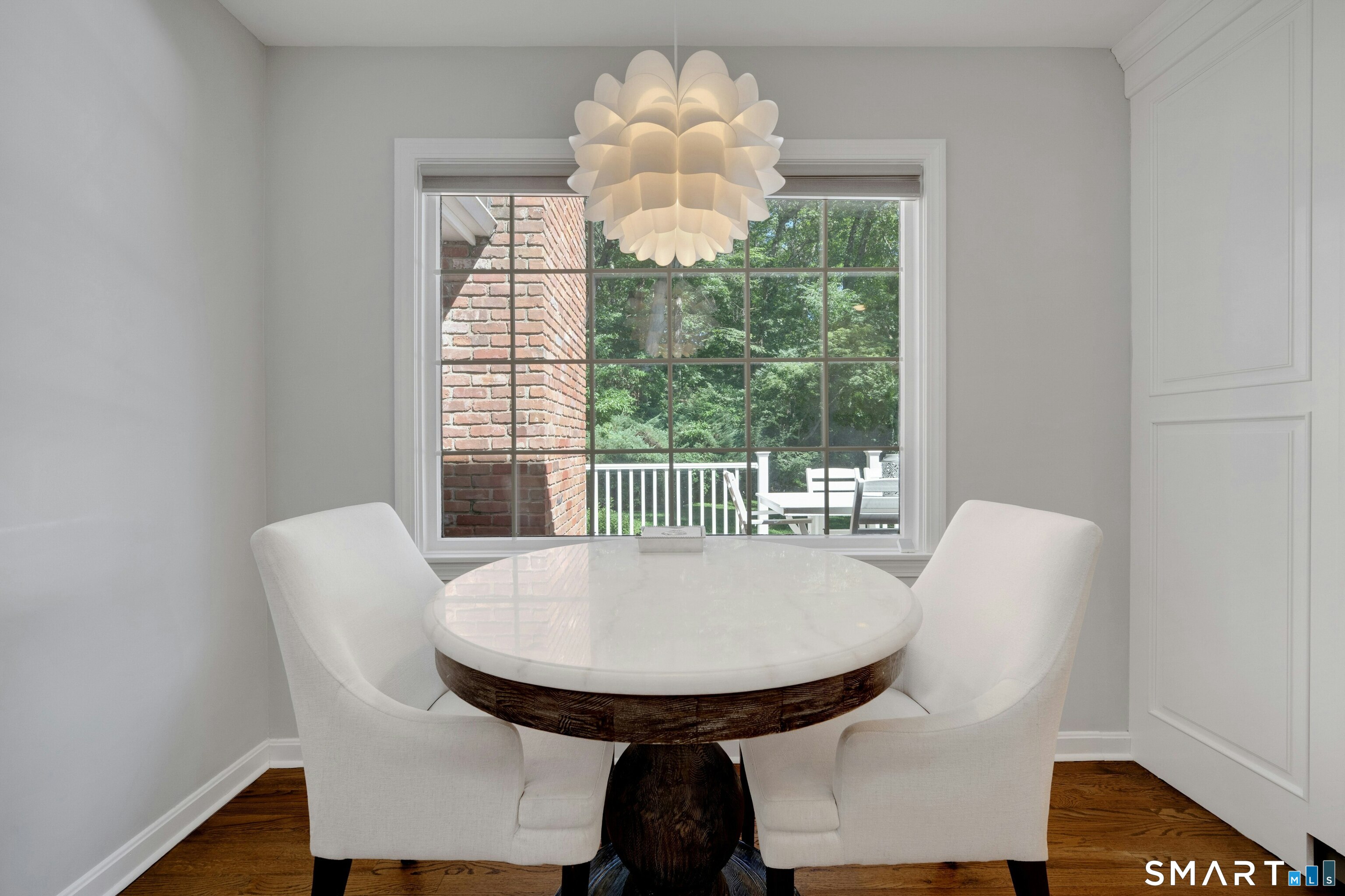 6 Stoneleigh Square Fairfield CT 06825