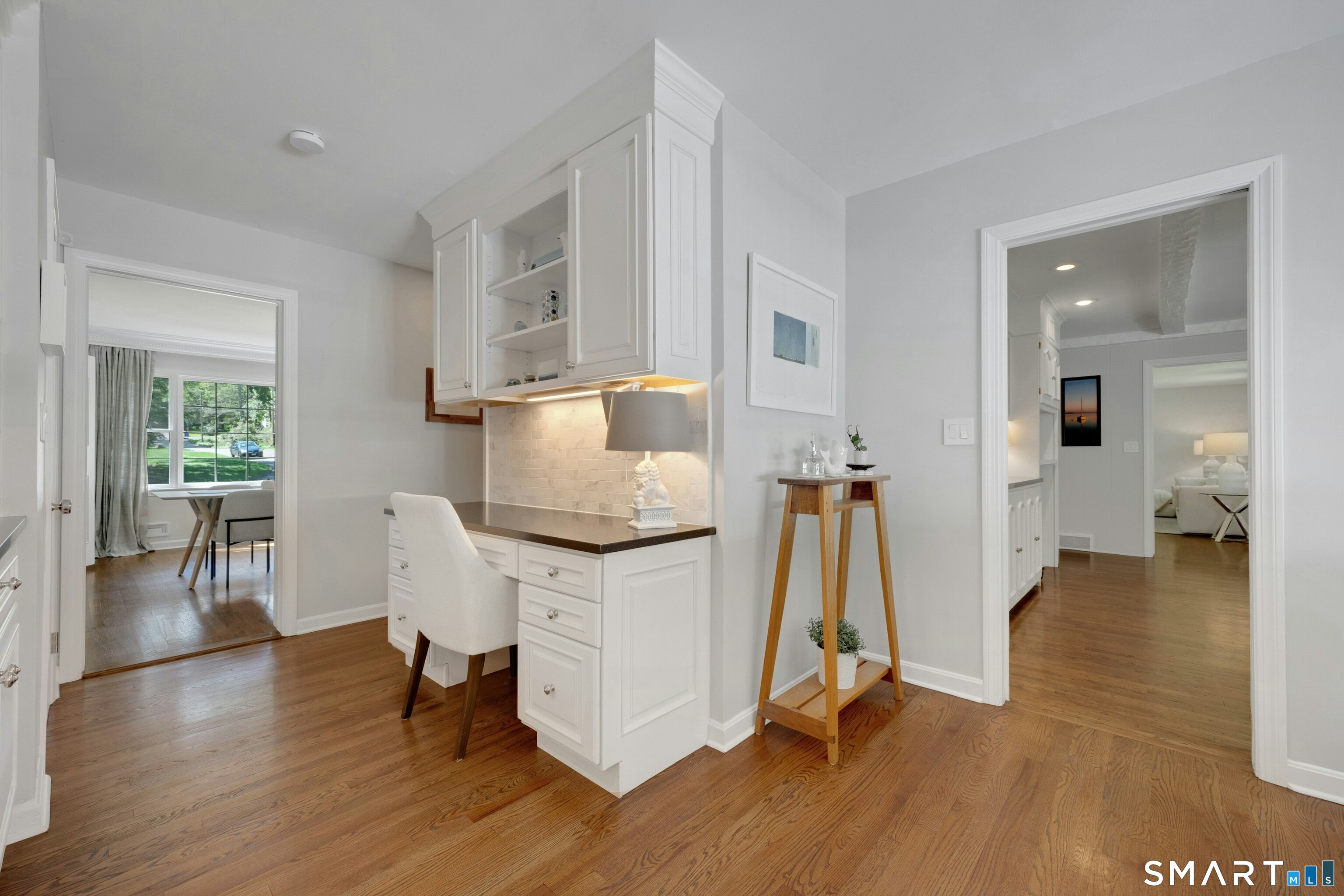 6 Stoneleigh Square Fairfield CT 06825