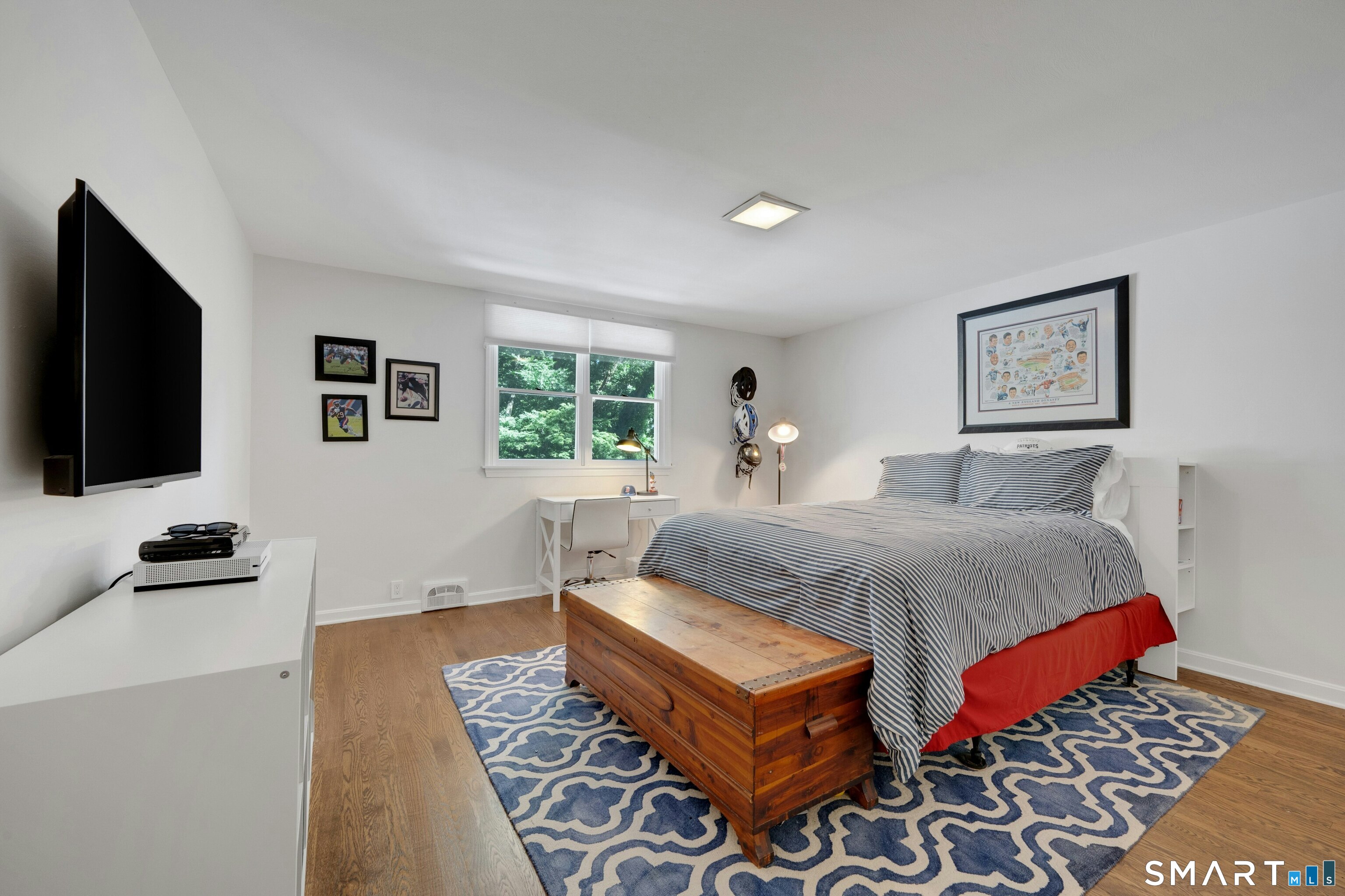 6 Stoneleigh Square Fairfield CT 06825
