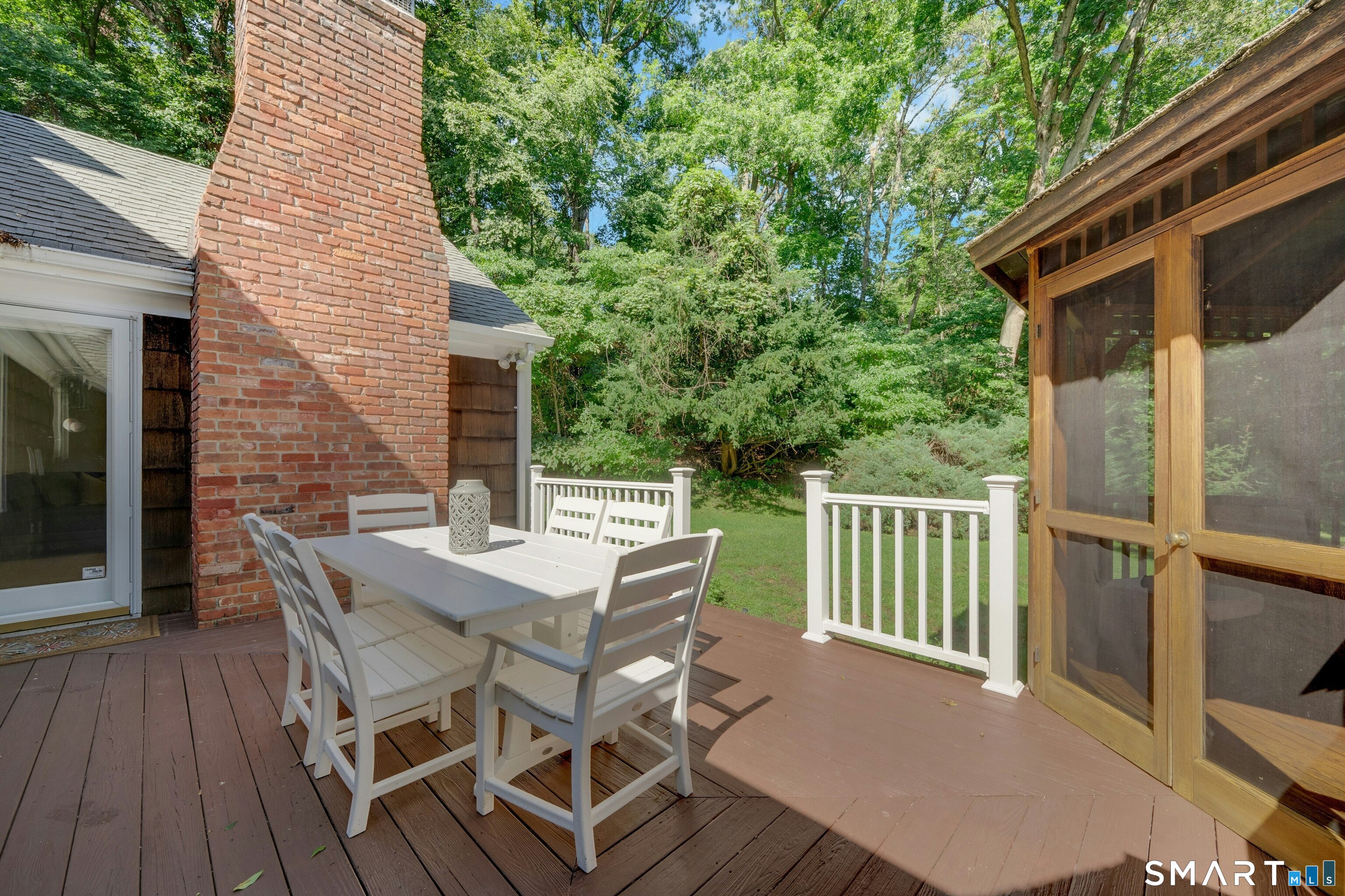 6 Stoneleigh Square Fairfield CT 06825