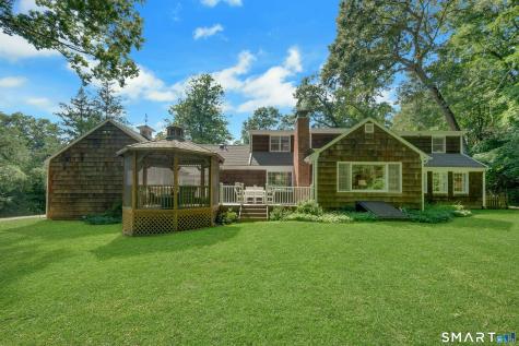 6 Stoneleigh Square Fairfield CT 06825