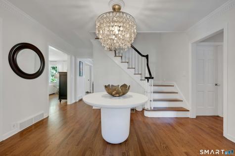 6 Stoneleigh Square Fairfield CT 06825