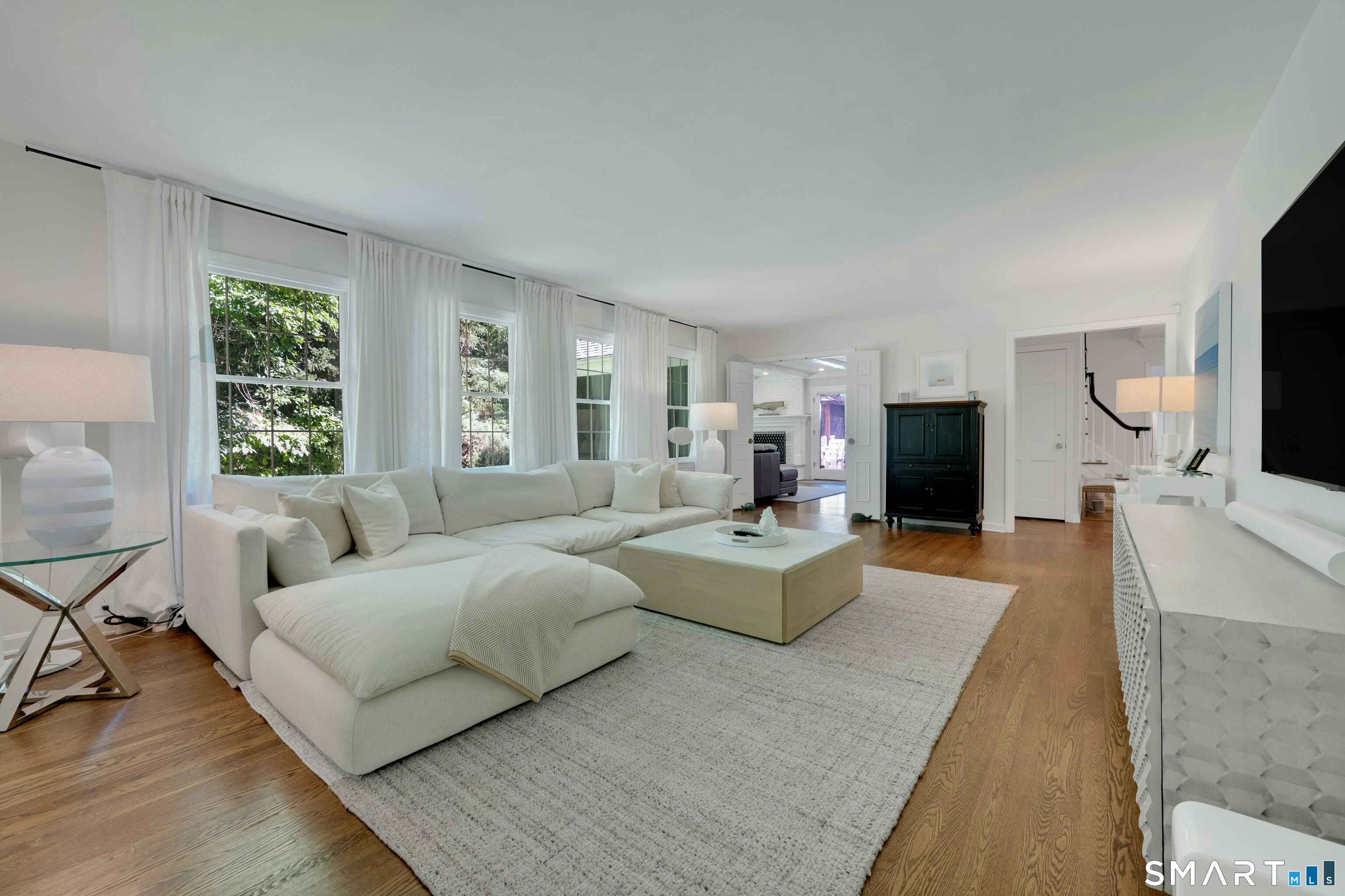 6 Stoneleigh Square Fairfield CT 06825