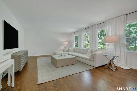 6 Stoneleigh Square Fairfield CT 06825