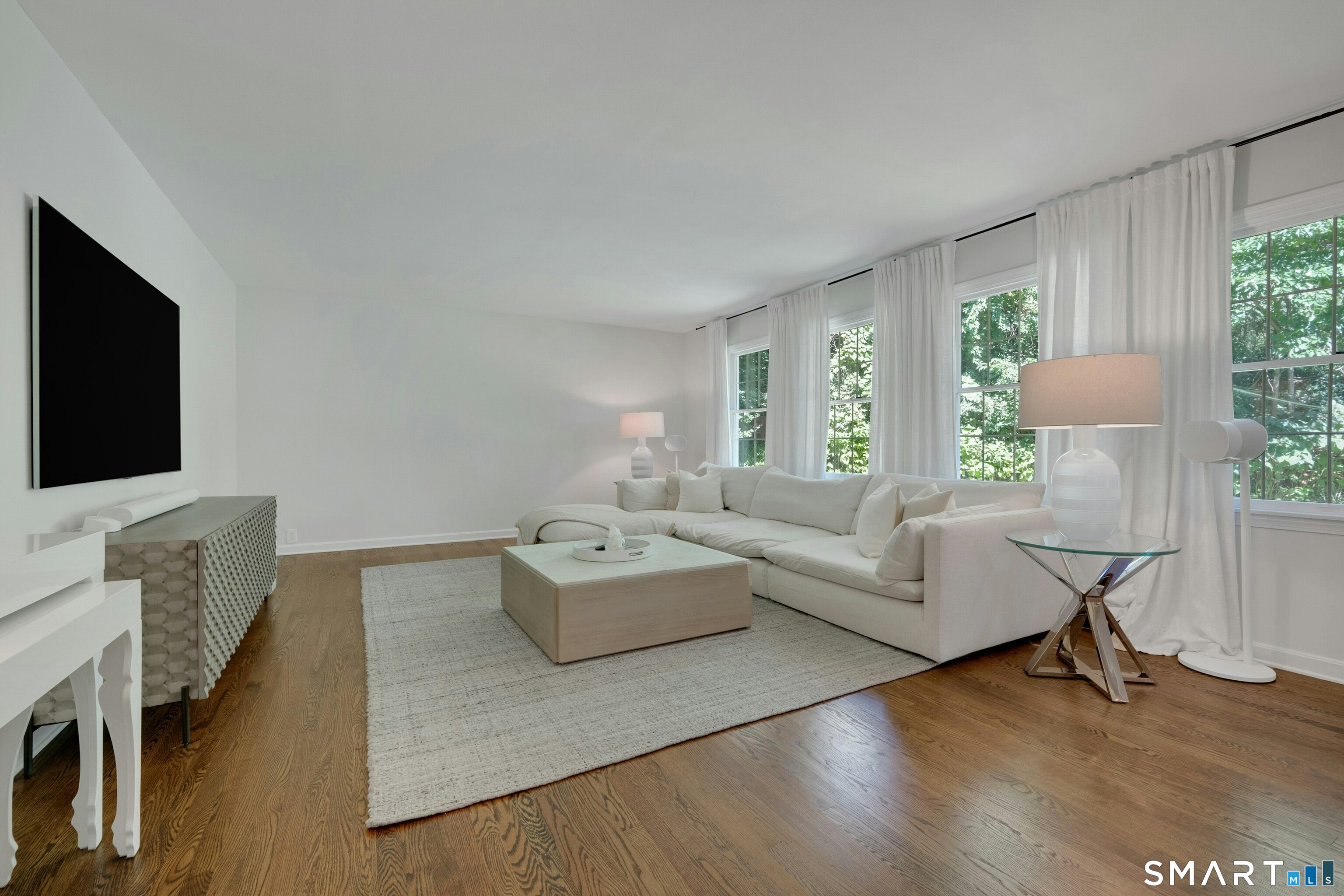 6 Stoneleigh Square Fairfield CT 06825