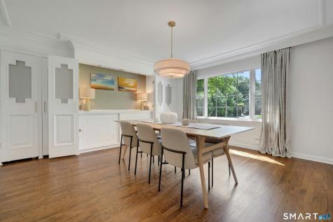 6 Stoneleigh Square Fairfield CT 06825