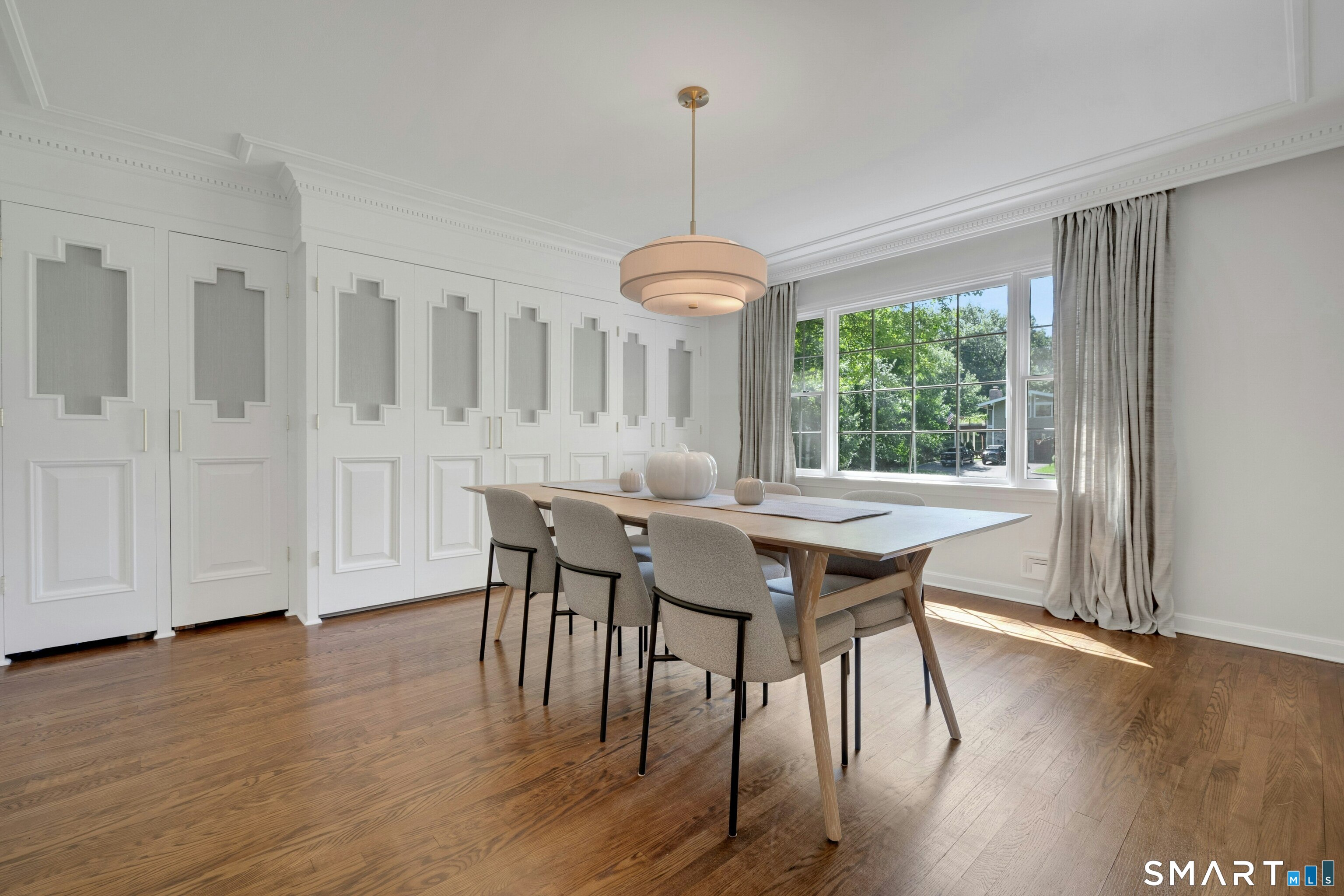 6 Stoneleigh Square Fairfield CT 06825