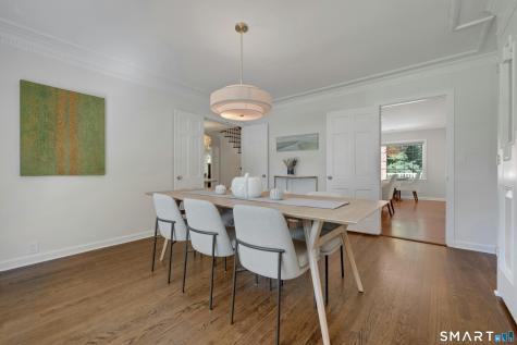 6 Stoneleigh Square Fairfield CT 06825