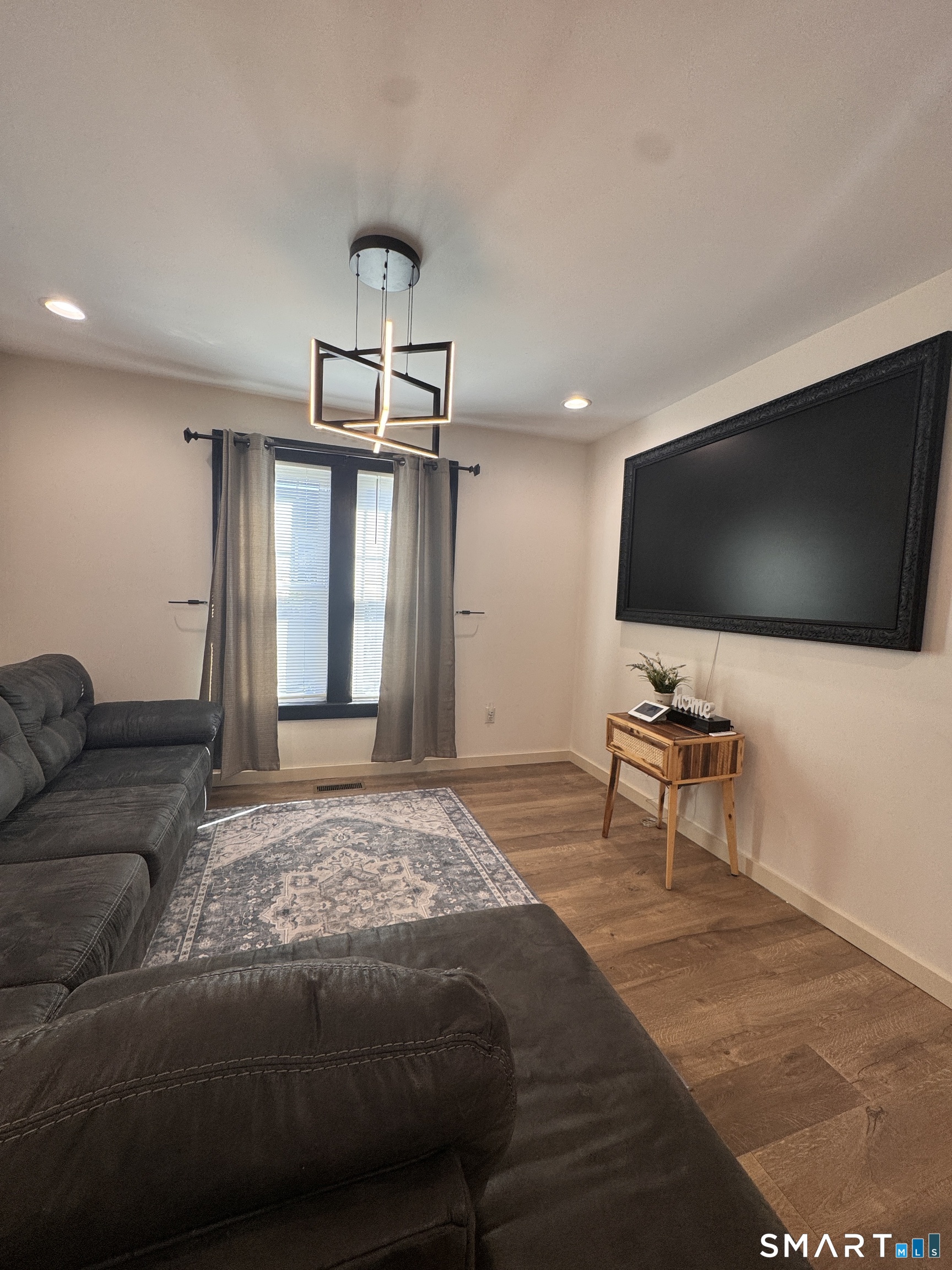 54 Chestnut Street Bristol CT 06010