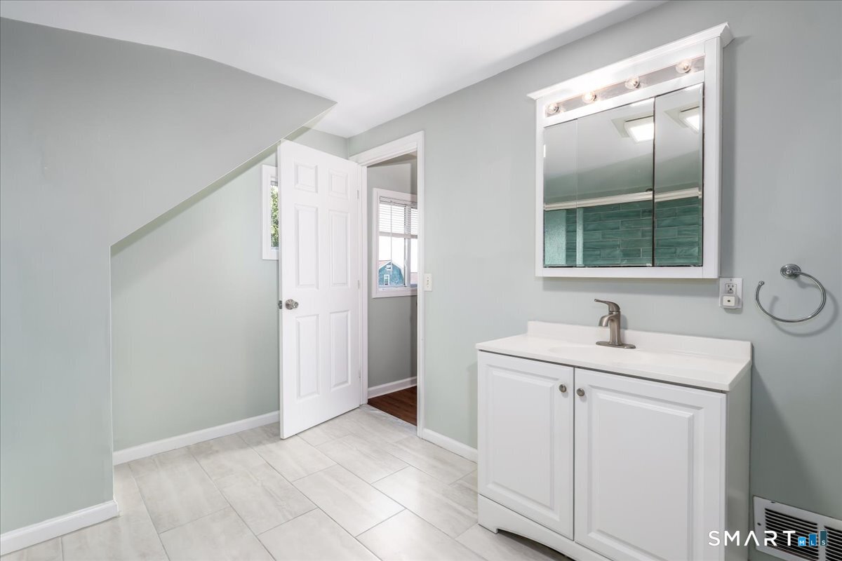 105 Grove Place West Haven CT 06516