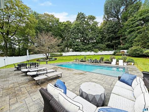 146 Tanton Hill Road Ridgefield CT 06877