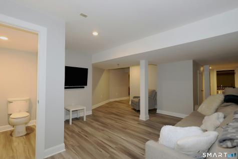 146 Tanton Hill Road Ridgefield CT 06877