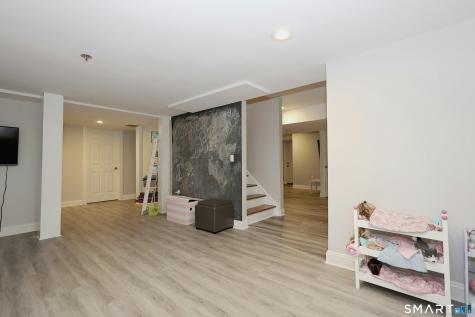 146 Tanton Hill Road Ridgefield CT 06877