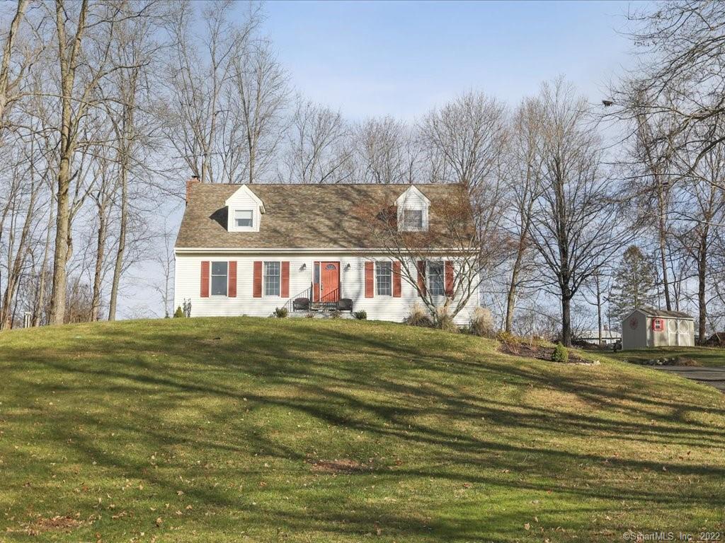 8 Indian Hill Lane New Fairfield CT 06812