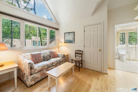 8 Beacon Heath Farmington CT 06032