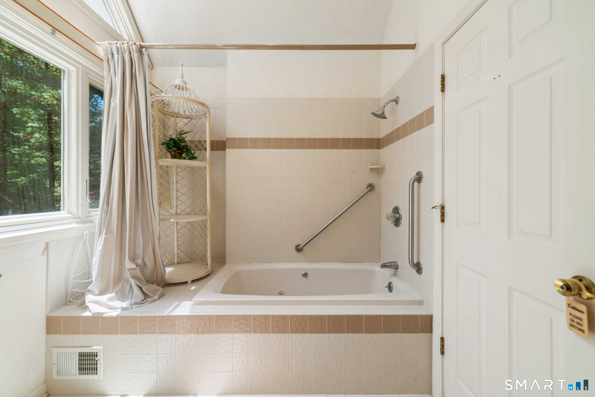 8 Beacon Heath Farmington CT 06032
