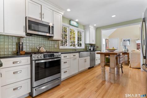 30 Pepperwood Lane Branford CT 06405