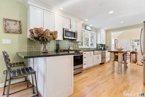 30 Pepperwood Lane Branford CT 06405