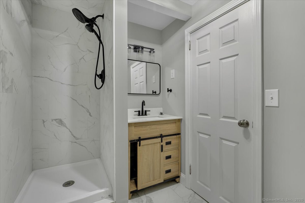 25 Bolleswood Lane Avon CT 06001