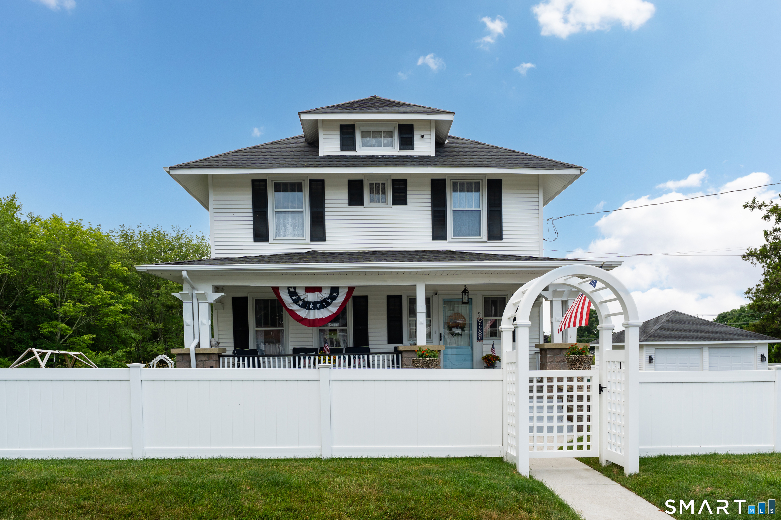 9 East Bishop Street Waterford CT 06385