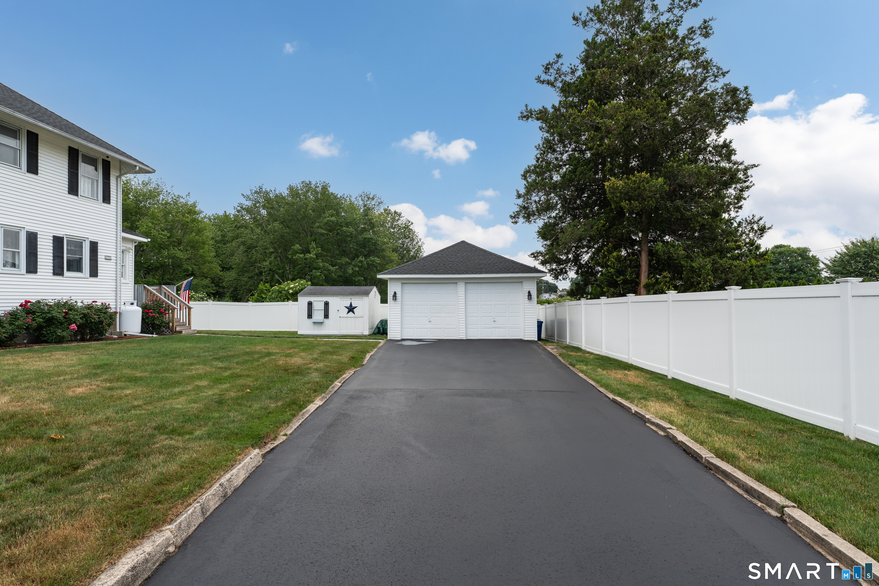 9 East Bishop Street Waterford CT 06385