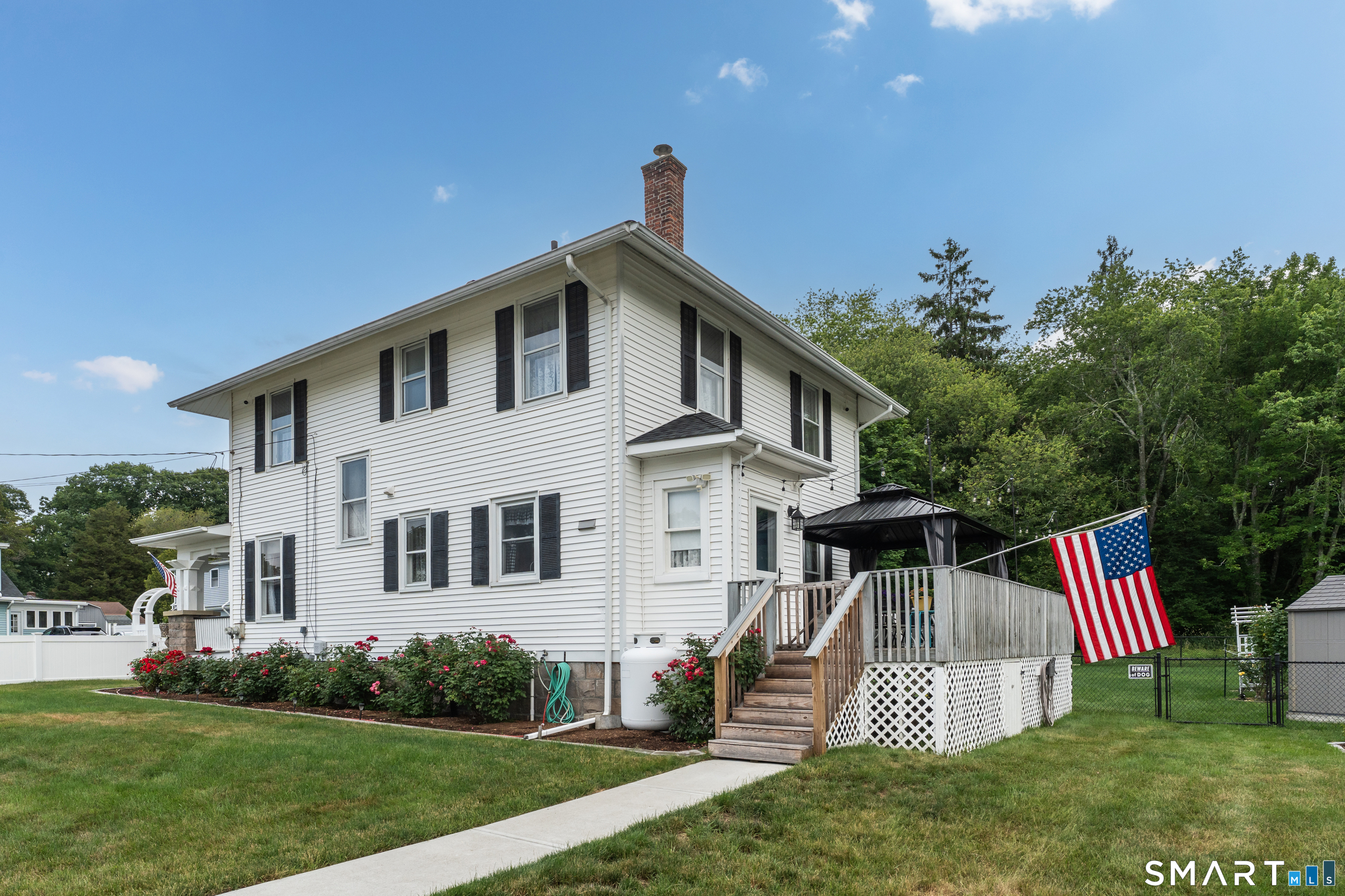9 East Bishop Street Waterford CT 06385