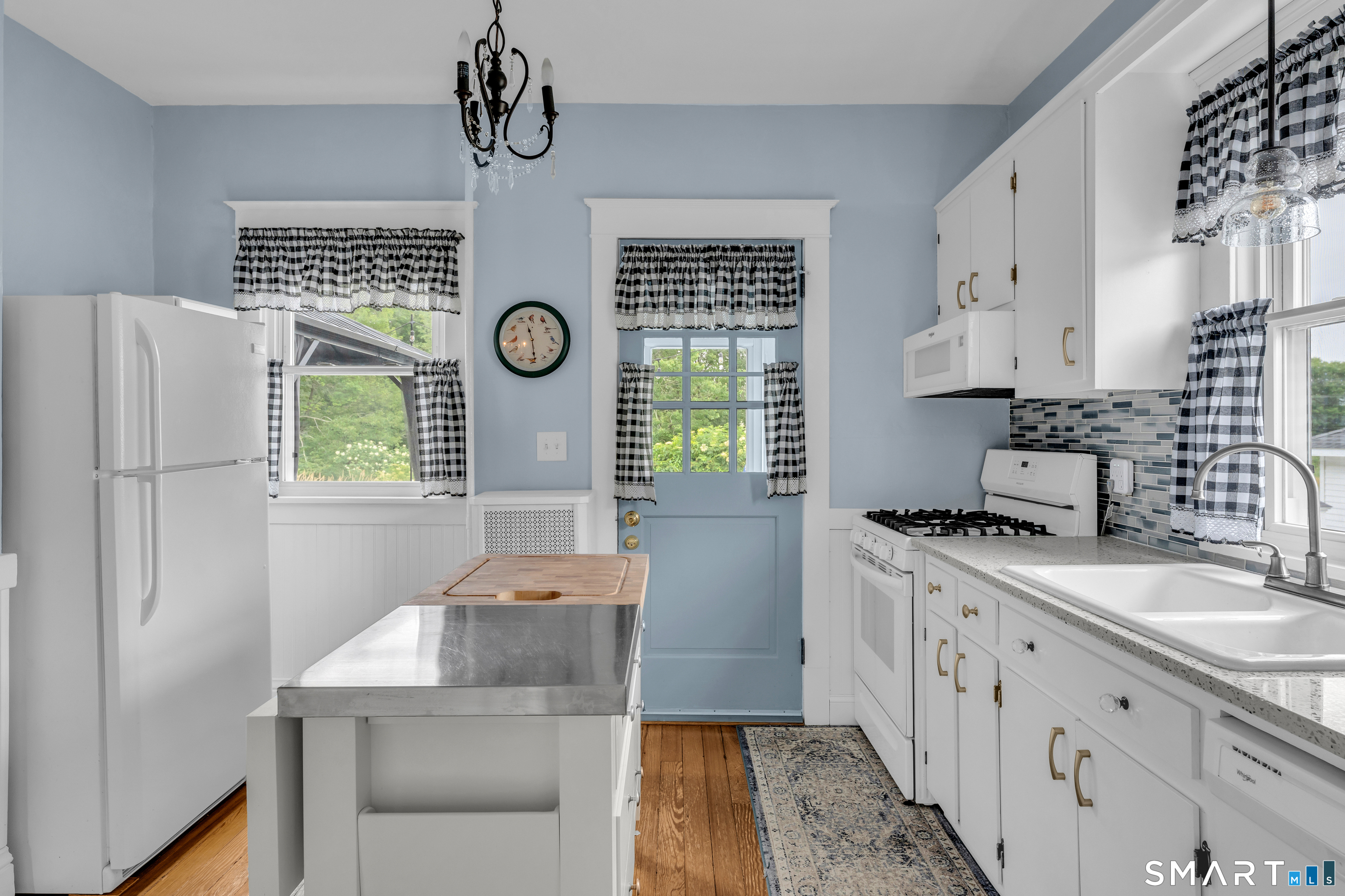 9 East Bishop Street Waterford CT 06385