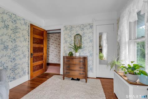 9 East Bishop Street Waterford CT 06385