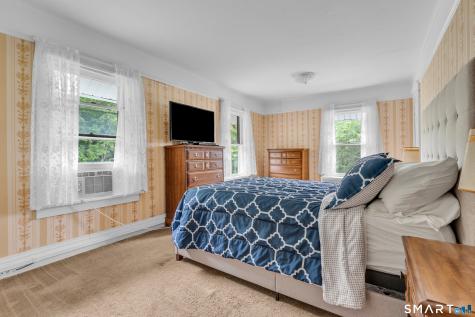 9 East Bishop Street Waterford CT 06385
