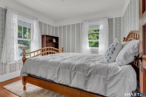9 East Bishop Street Waterford CT 06385
