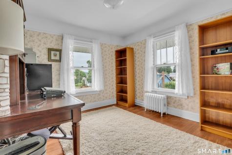9 East Bishop Street Waterford CT 06385