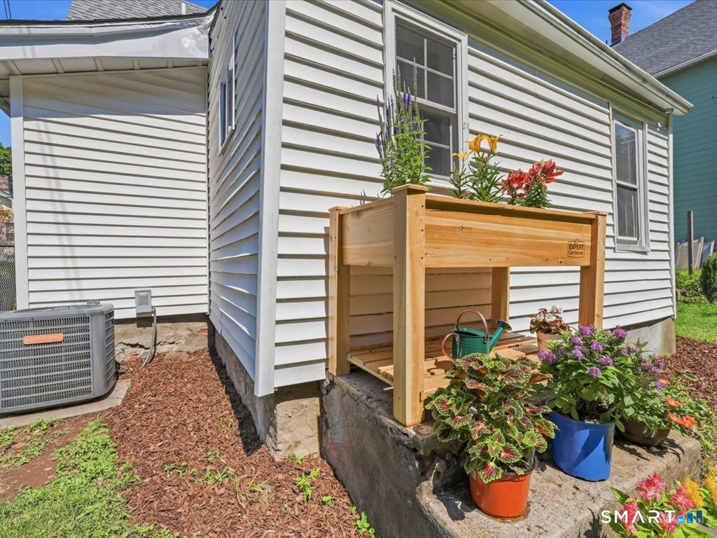 53 Maple Street Meriden CT 06451