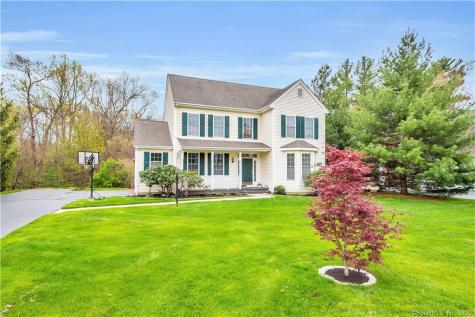 43 Buckingham Road Avon CT 06001