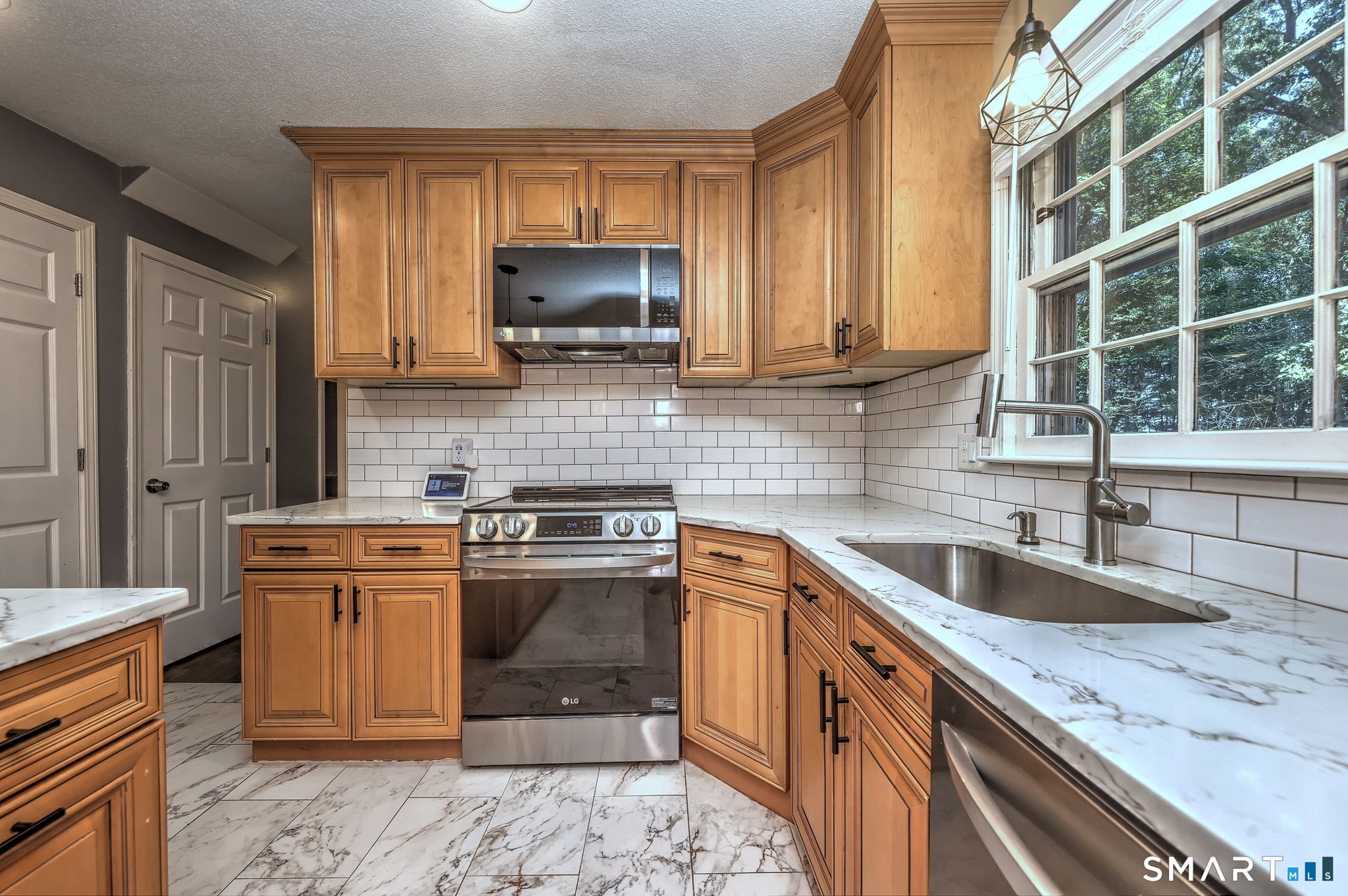 131 Pepper Tree Hill Lane Southbury CT 06488