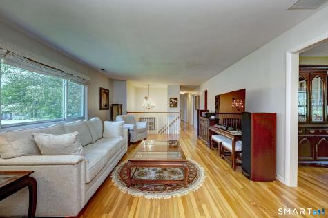 31 Paugussett Road Newtown CT 06482