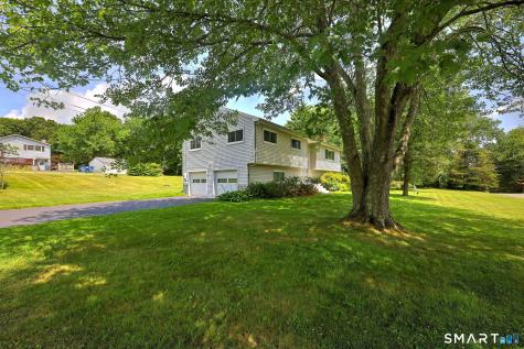 31 Paugussett Road Newtown CT 06482